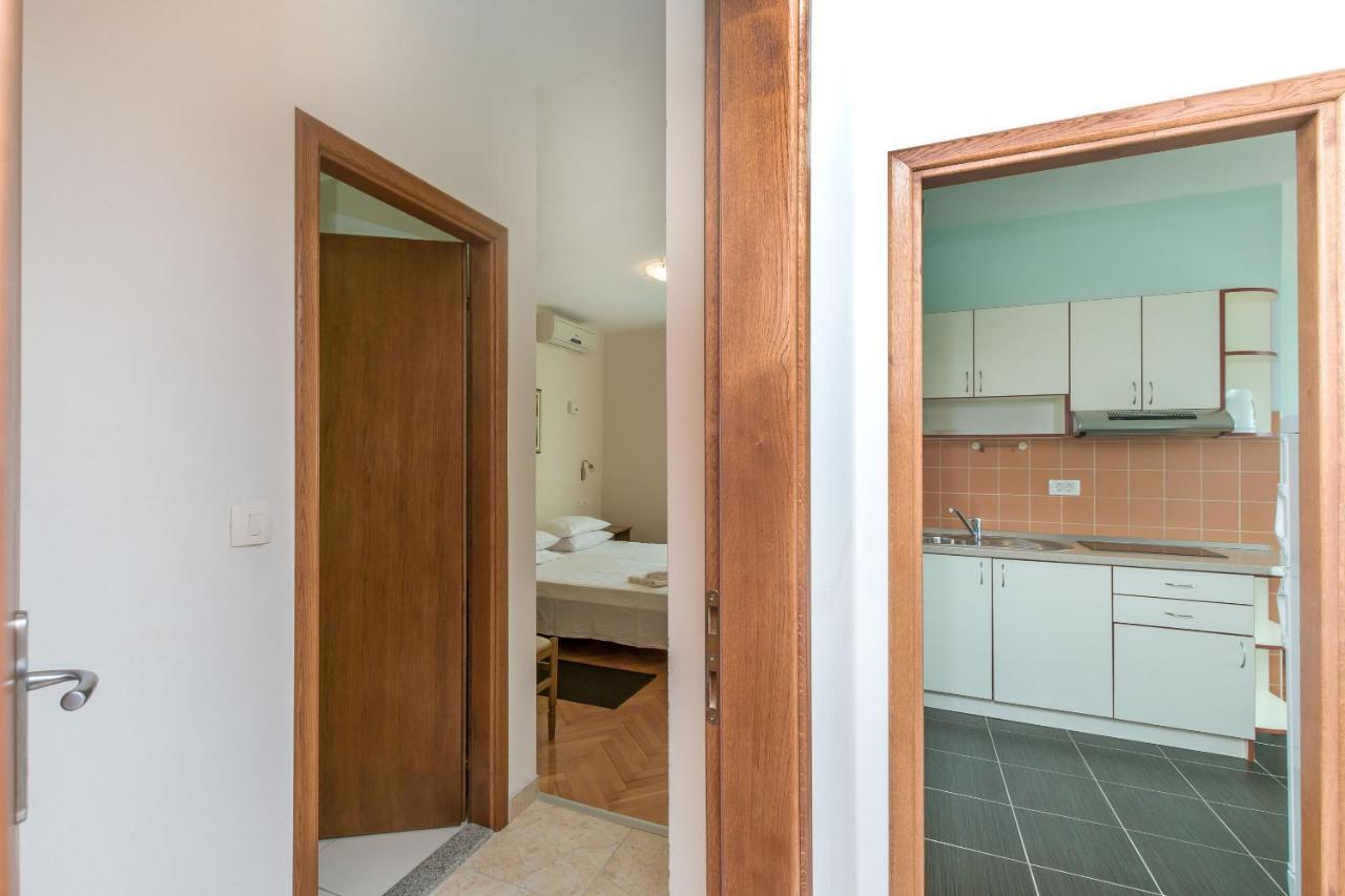 Apartments Marija Дуче Экстерьер фото